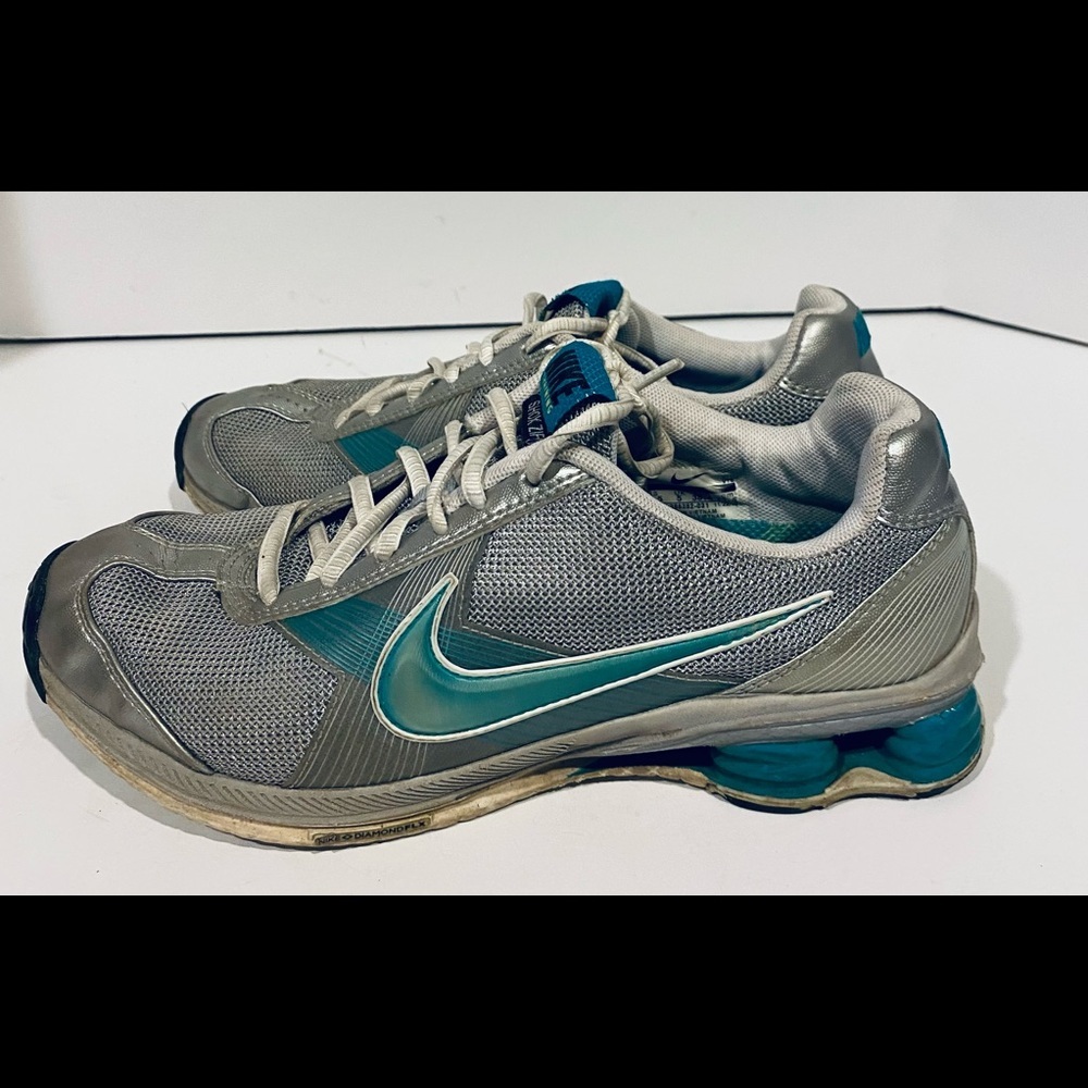 Womens Nike Training Shox Zip Size 7.5 Gray Teal - Picture 3 of 10
